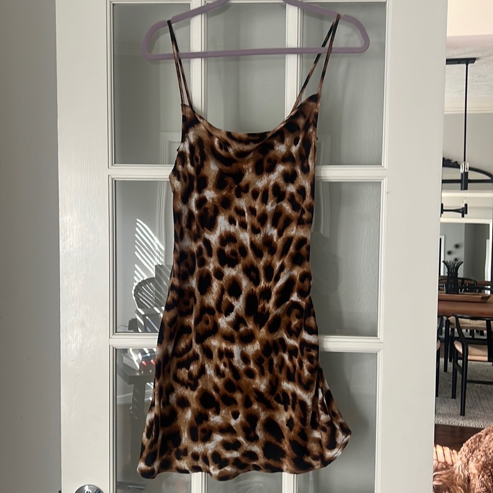 Animal print dress - Forever21 - size Small - worn once - scoop neck